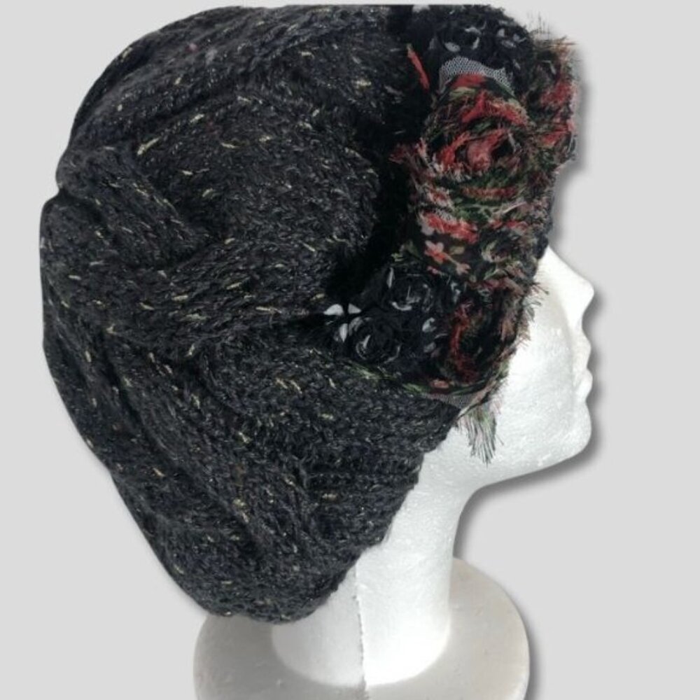 Grace Hats Beanie Beret Cable Knitted Floral Applique Gray